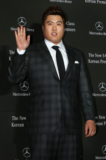 ベンツの新車発表会、LAドジャース柳賢振登場