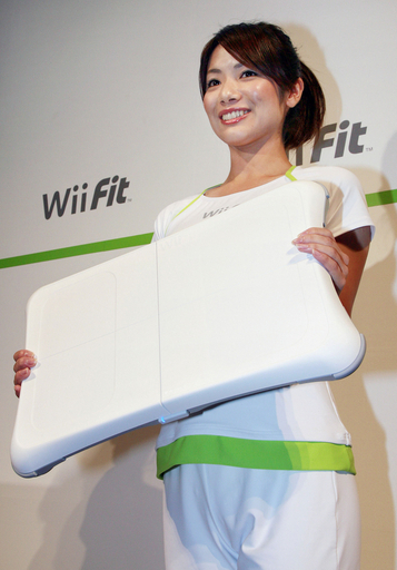 任天堂、「Wii」専用フィットネスボードを12月に発売