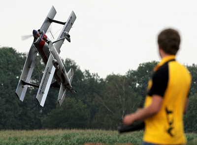 迫力満点！ドイツのラジコン飛行機の祭典