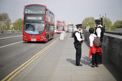 英首都での「絶滅への反逆」デモが占拠終了 逮捕者1000人超