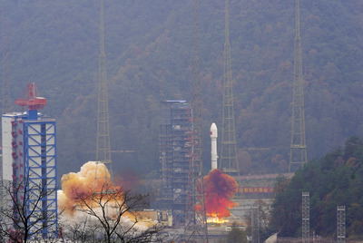 中国、「北斗」衛星2機の打ち上げに成功