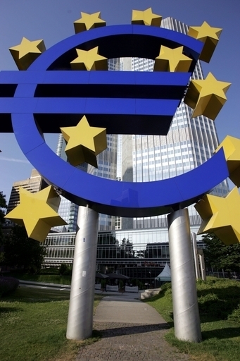 ECB、主要政策金利4.0％に据え置き、経済成長率は下方修正