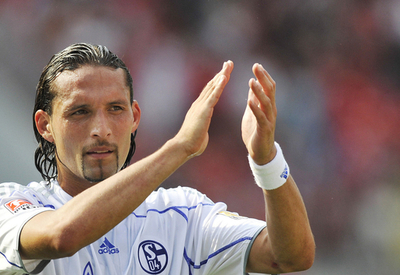 シャルケ04 マガト監督の初陣を勝利で飾る、バイエルンはドロー発進