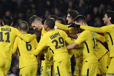 PSGが5連覇に王手、エムバペがVARで退場もリーグ杯決勝へ