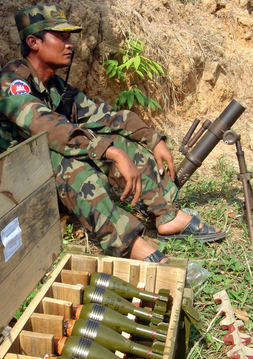 タイ・カンボジア国境付近でまた交戦、死者13人に