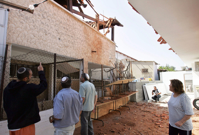 イスラエルがガザ市を空爆、戦闘員2人死亡 - パレスチナ自治区