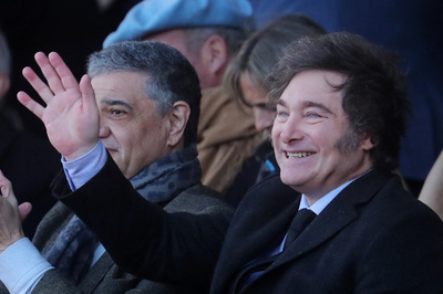 アルゼンチン大統領、「進歩主義の偽善」批判 前任者のDV疑惑受け