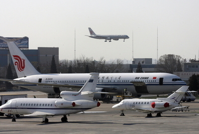 中国機への爆破予告、韓国籍の男を逮捕