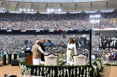 インド、初めて公式訪問のトランプ氏を熱烈歓迎