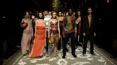 動画：「ヒューゴ ボス」18年春夏コレクション