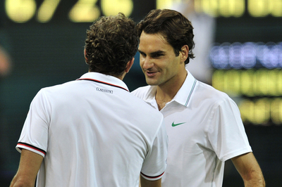 フェデラー、苦しみながらも4回戦へ ウィンブルドン選手権