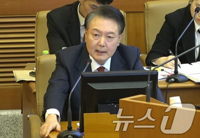 第10回弁論で発言する韓国のユン・ソンニョル（尹錫悦）大統領＝憲法裁判所提供(c)news1