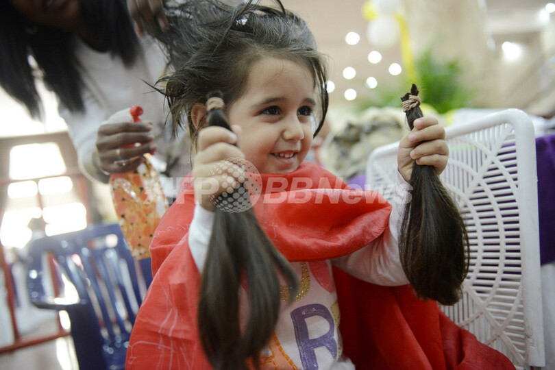 子どもも大人もできる髪の寄付、がんの子どもたちに ベネズエラ