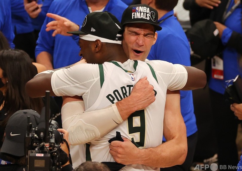バックスがNBAファイナル進出 ヤニス不在もホークス退ける