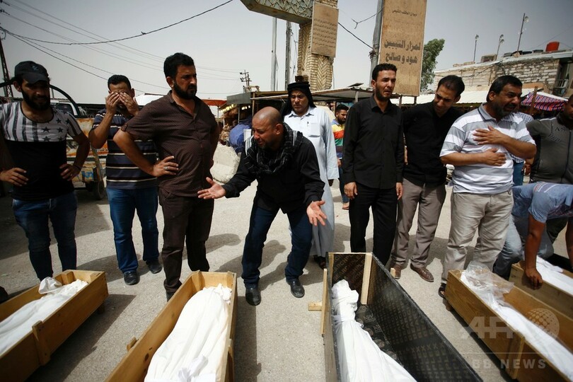 イラクの自爆攻撃、現場は捜索難航 遺体の損傷も激しく