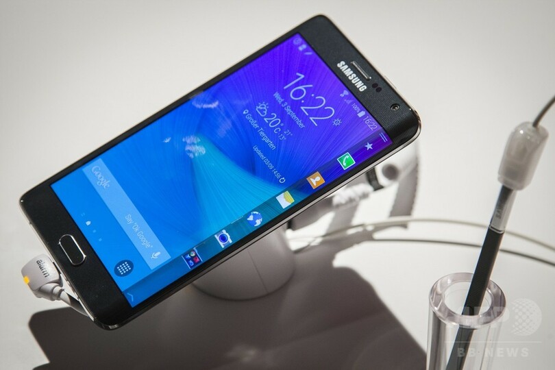 サムスン、「ギャラクシー・ノート4」発表 VR製品も