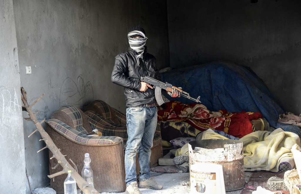 トルコ軍の車列に自動車爆弾、兵士2人死亡 南東部のクルド人地域 トルコ軍の車列に自動車爆弾、兵士2人死亡 南東部のクルド人地域