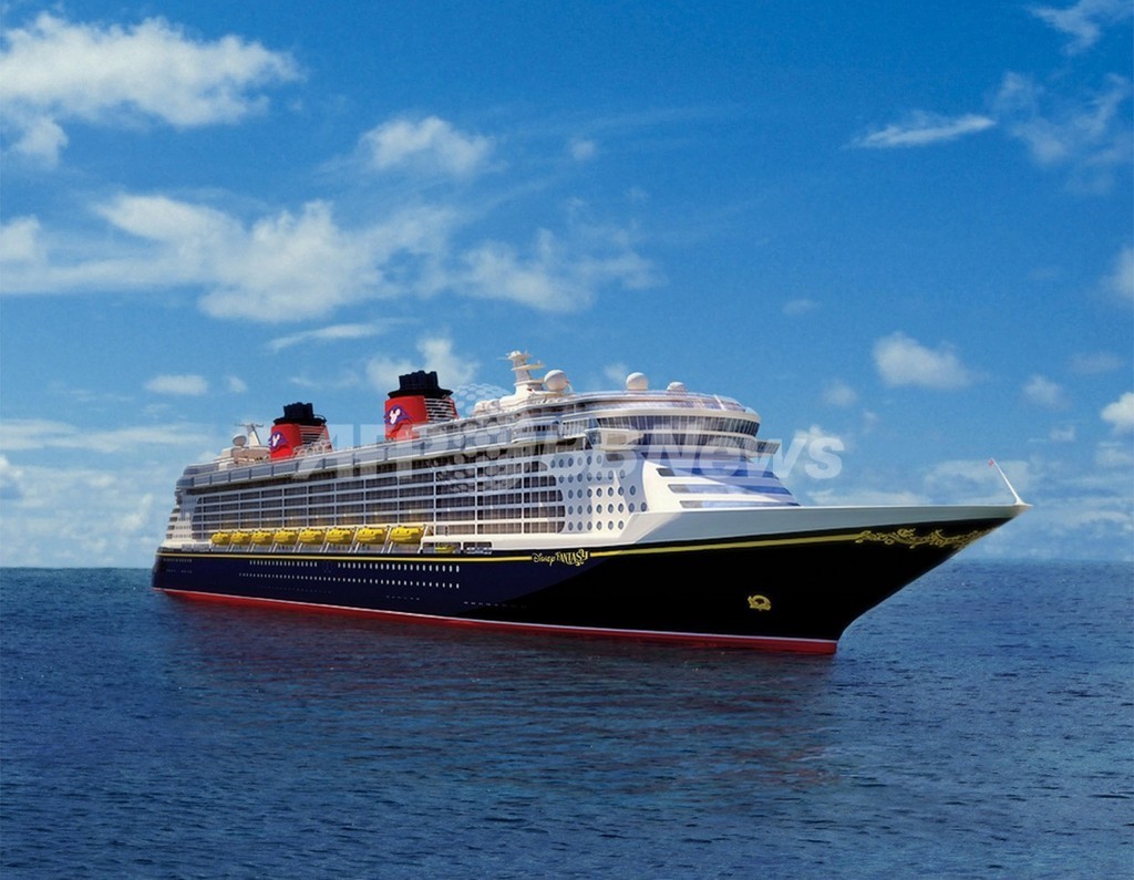 世界最大の大西洋横断客船がフィンランドに就航し物議を醸す