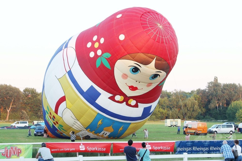 ブリキ バルーン 気球 アンティーク 熱気球 ゴンドラ釜焚き人形 ブリキ