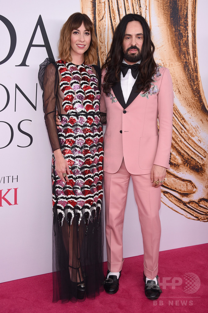 「グッチ」ミケーレCFDAアワード受賞、セレブら祝福