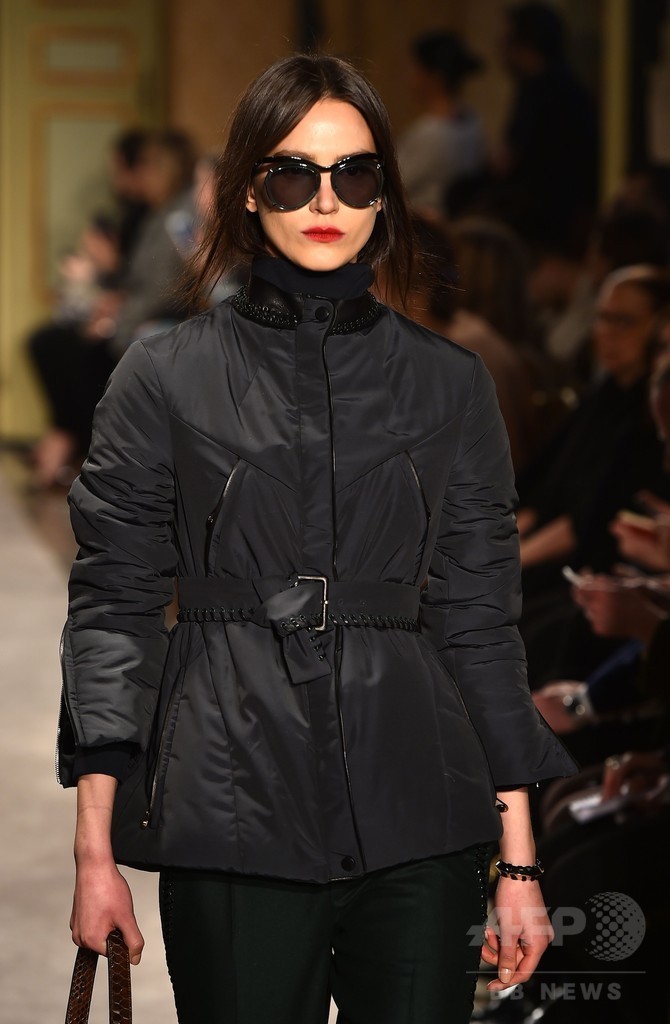 レザートレンチやクロップドジャケットで洗練された印象に、「トッズ」15/16秋冬