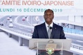 コートジボワール・アビジャン郊外に建設された高架橋の開通式で演説するアラサン・ワタラ大統領（2019年12月16日撮影）。(c)SIA KAMBOU / AFP
