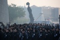 中国・南京市の南京大虐殺記念館で行われた追悼式典（2018年12月13日撮影）。(c)STR / AFP