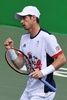 リオデジャネイロ五輪、テニス男子シングルス準々決勝。ポイントを奪いガッツポーズを見せるアンディ・マレー（2016年8月12日撮影）。(c)AFP/Luis Acosta