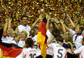 2007年のサッカー女子W杯中国大会を制したドイツ代表（2007年9月30日撮影）。(c)AFP