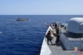 リビア沖の地中海で起きた移民船転覆の現場。イタリア海軍公開（2016年5月25日提供）。(c)AFP/MARINA MILITARE