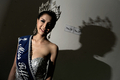 タイのパタヤ（Pattaya）で開催された、最も美しい性転換者を選ぶコンテスト「ミス・ティファニー・ユニバース（Miss Tiffany&apos;s Universe）」で前年2008年に優勝したKangsadarn Wongdusadeekulさん。このコンテストは性転換者へのイメージアップと、タイ観光のプロモーションを目的として開かれている（2009年5月15日撮影）。(c)AFP/NICOLAS ASFOURI