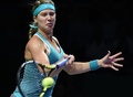 女子テニス、WTAツアー選手権（BNP Paribas WTA Championships - Singapore 2014）4日目。リターンを狙うユージェニー・ブシャール（Eugenie Bouchard、2014年10月23日撮影）。(c)AFP/ROSLAN RAHMAN