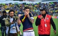 2018年サッカーW杯ロシア大会、南米予選、エクアドル対コロンビア。勝利を喜ぶコロンビアのハメス・ロドリゲス（中央、2017年3月28日撮影）。(c)AFP/Rodrigo BUENDIA