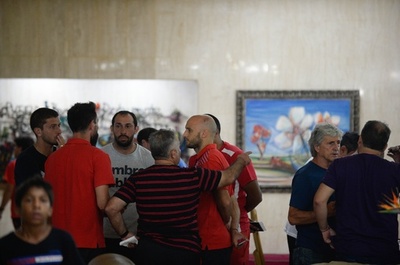 選手がつま先の一部を切除、サッカーチームのバス横転事故