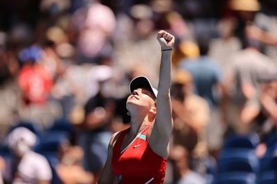 ハレプ完勝で全豪OP4回戦へ サバレンカもサーブ改善で16強