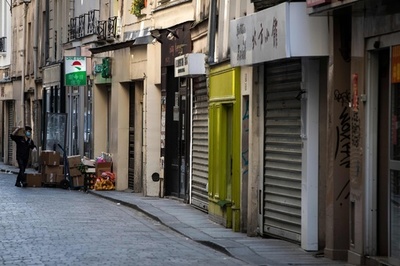 在仏中国大使館など、同郷人に衛生セット配布 疑問や法的問題招く