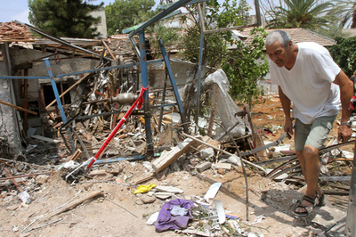 イスラエルの国際空港付近にロケット弾、航空各社運航見合わせ