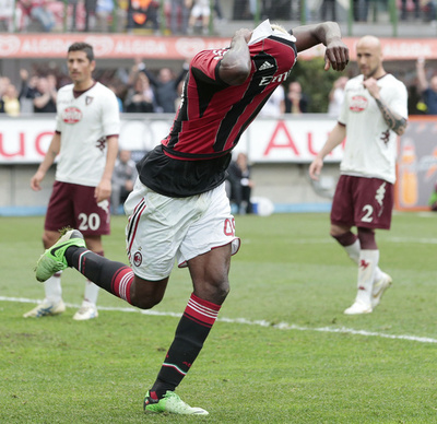 バロテッリの得点でACミランが勝利、3位を固める