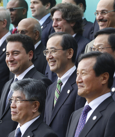 G20、通貨安競争回避と貿易不均衡制限へ