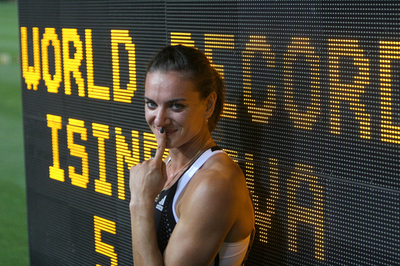 イシンバエワ 世界記録を再更新