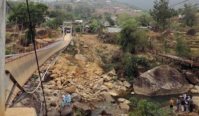 ベトナム北西部の山岳地帯で橋が崩落、少なくとも7人死亡