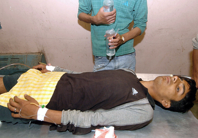 海軍のボート転覆事故、抗議デモで4人死傷 - インド