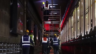 動画：未明の作業で地下鉄を支える人々　中国黒竜江省