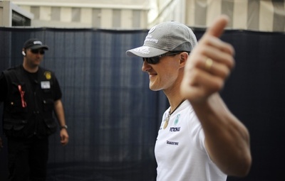 シューマッハ氏に「小さいながらも明るい兆し」、家族が発表