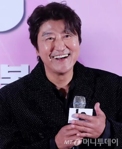 「若返った？」韓流俳優の変化に驚き…“生気を取り戻す”まぶたのリフト手術