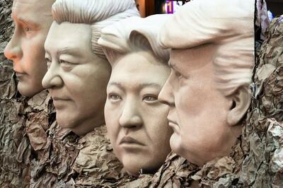 世界4首脳の共通点は？ ラシュモア山のパロディー作品 タイ