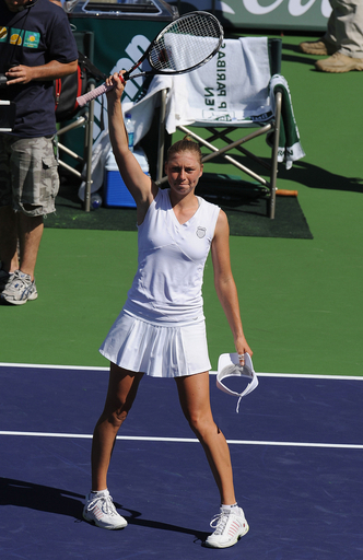 ズボナレワ アザレンカをストレートで下し決勝へ、BNPパリバ・オープン