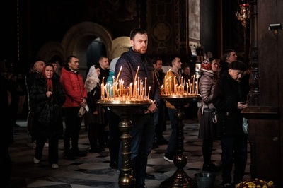 戦時下の祈り、大聖堂での日曜礼拝 ウクライナ・キーウ