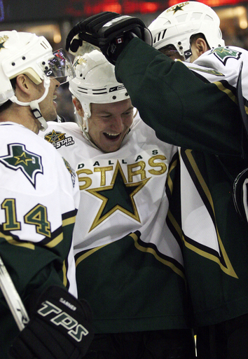 ＜06-07NHL＞スターズ シュートアウトの末に勝利して今季26勝目 - カナダ