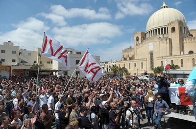 伝統の渡り鳥狩り、国民投票で継続へ マルタ